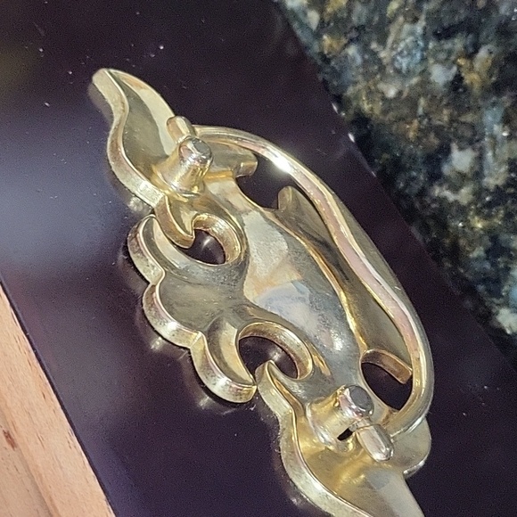 Quality Importers Black Cigar Humidor - Picture 8 of 13